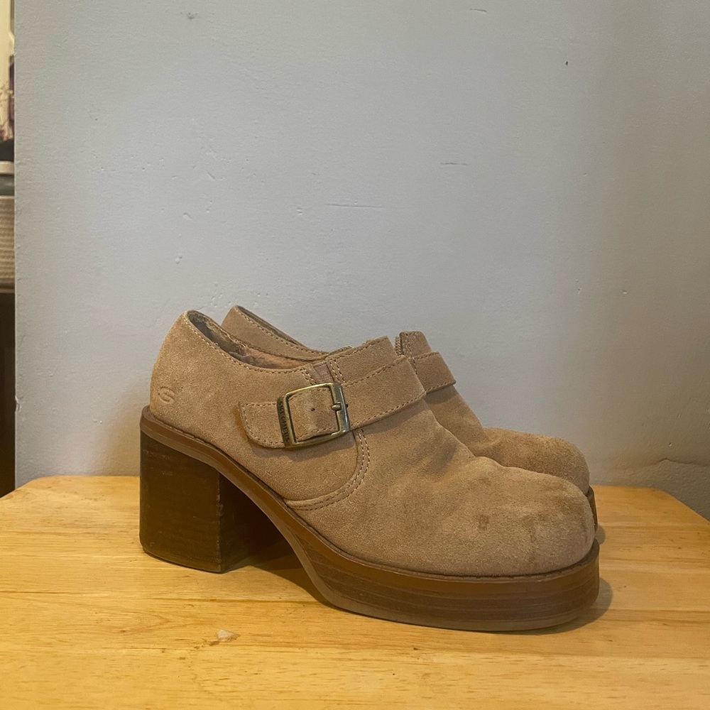 Suede vintage sketchers clog